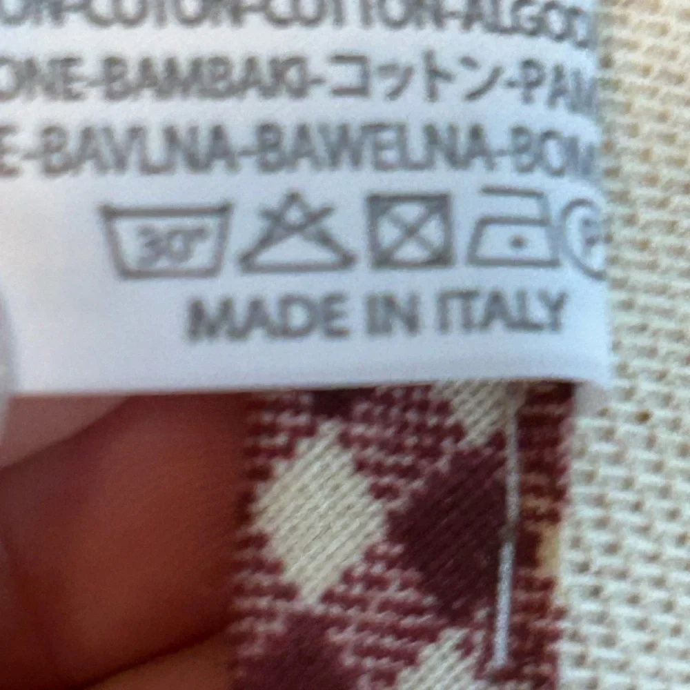 Ricami Veronica Italy Apron Dolce e Piccante Embroidered.  NEW